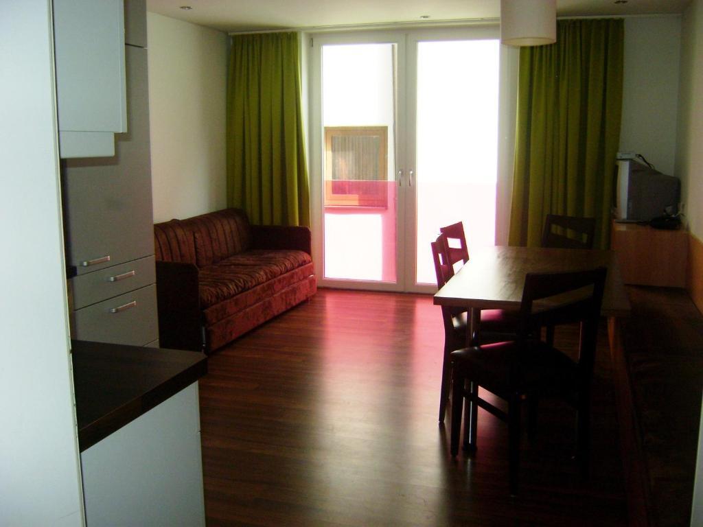 Almandin Apartments Ischgl Ruang foto